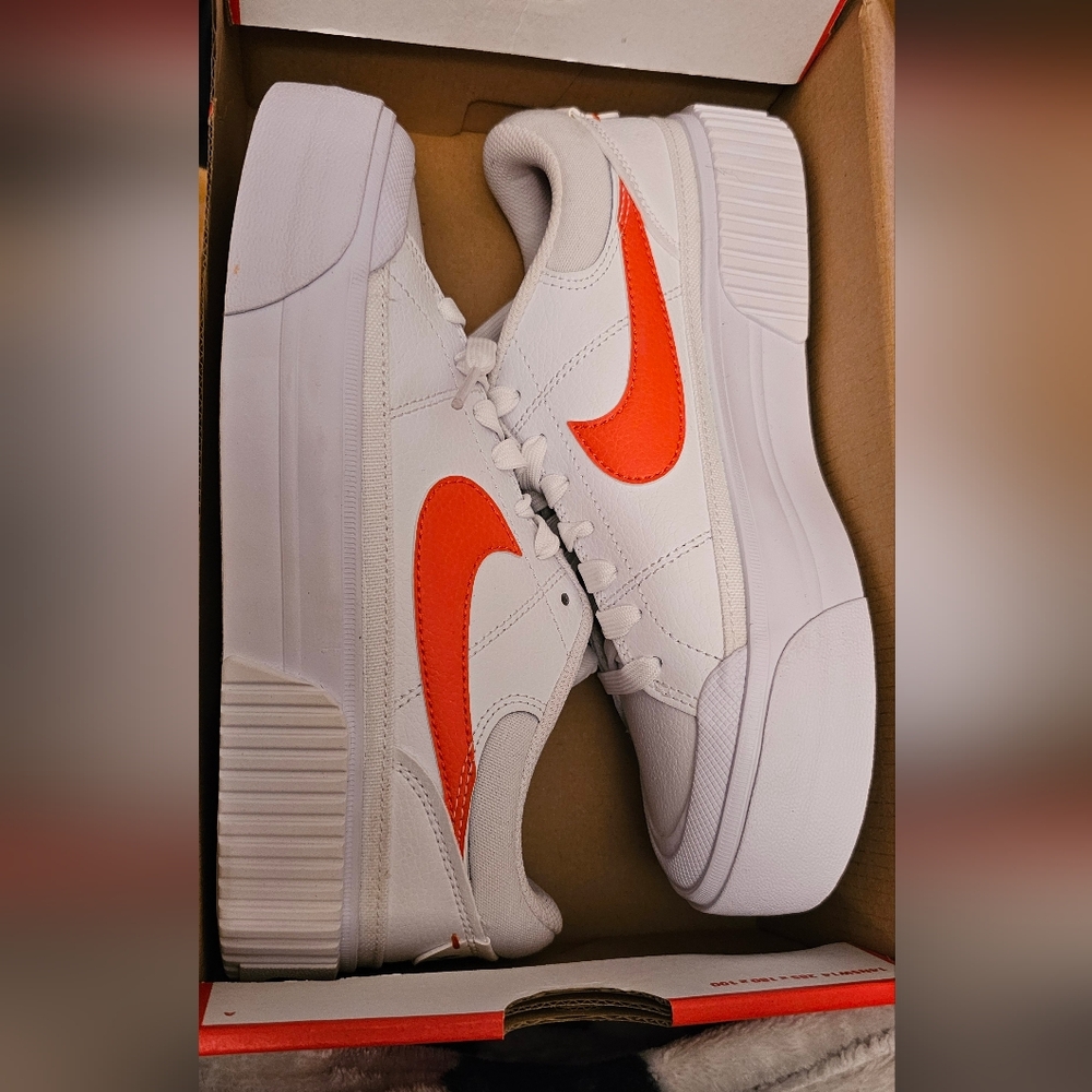 Nike Court Legacy Lift Womans Sneaker Size 6.5 New In BOX - Picture 9 of 9